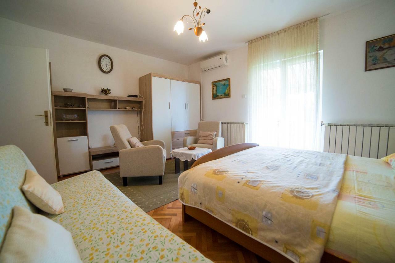 Apartments Marija Porec Bagian luar foto