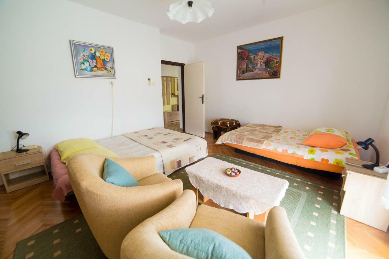 Apartments Marija Porec Bagian luar foto