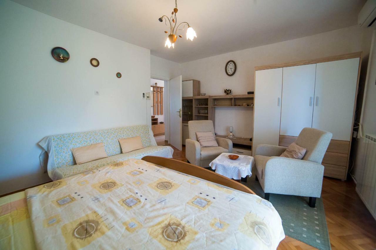 Apartments Marija Porec Bagian luar foto