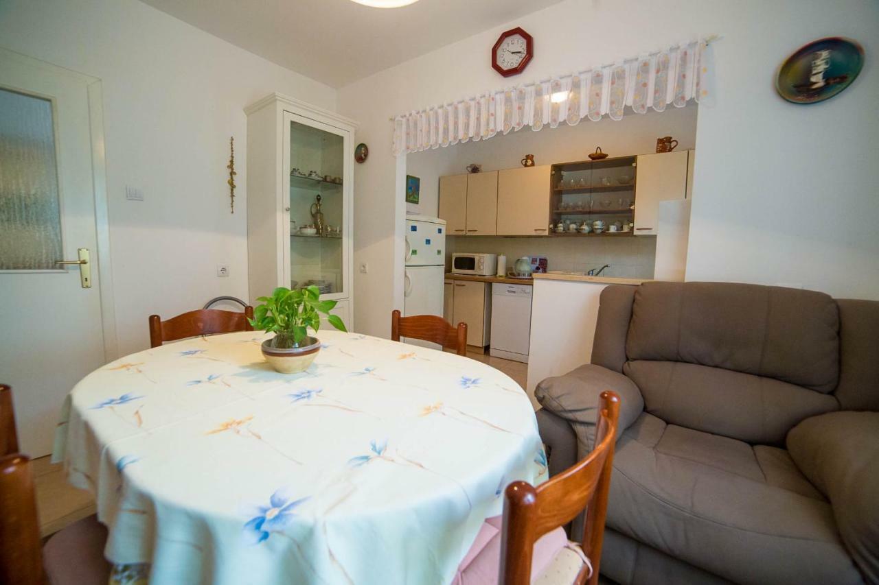 Apartments Marija Porec Bagian luar foto