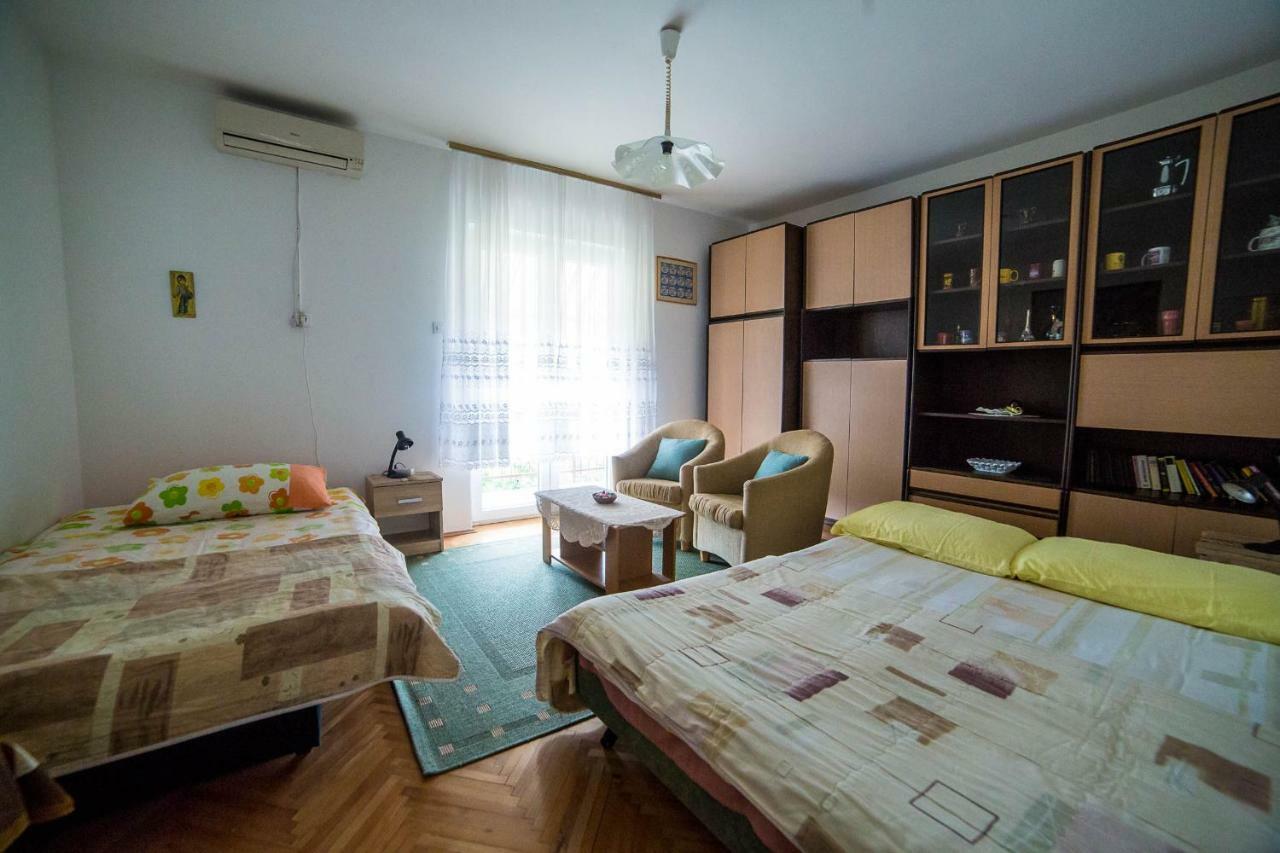 Apartments Marija Porec Bagian luar foto
