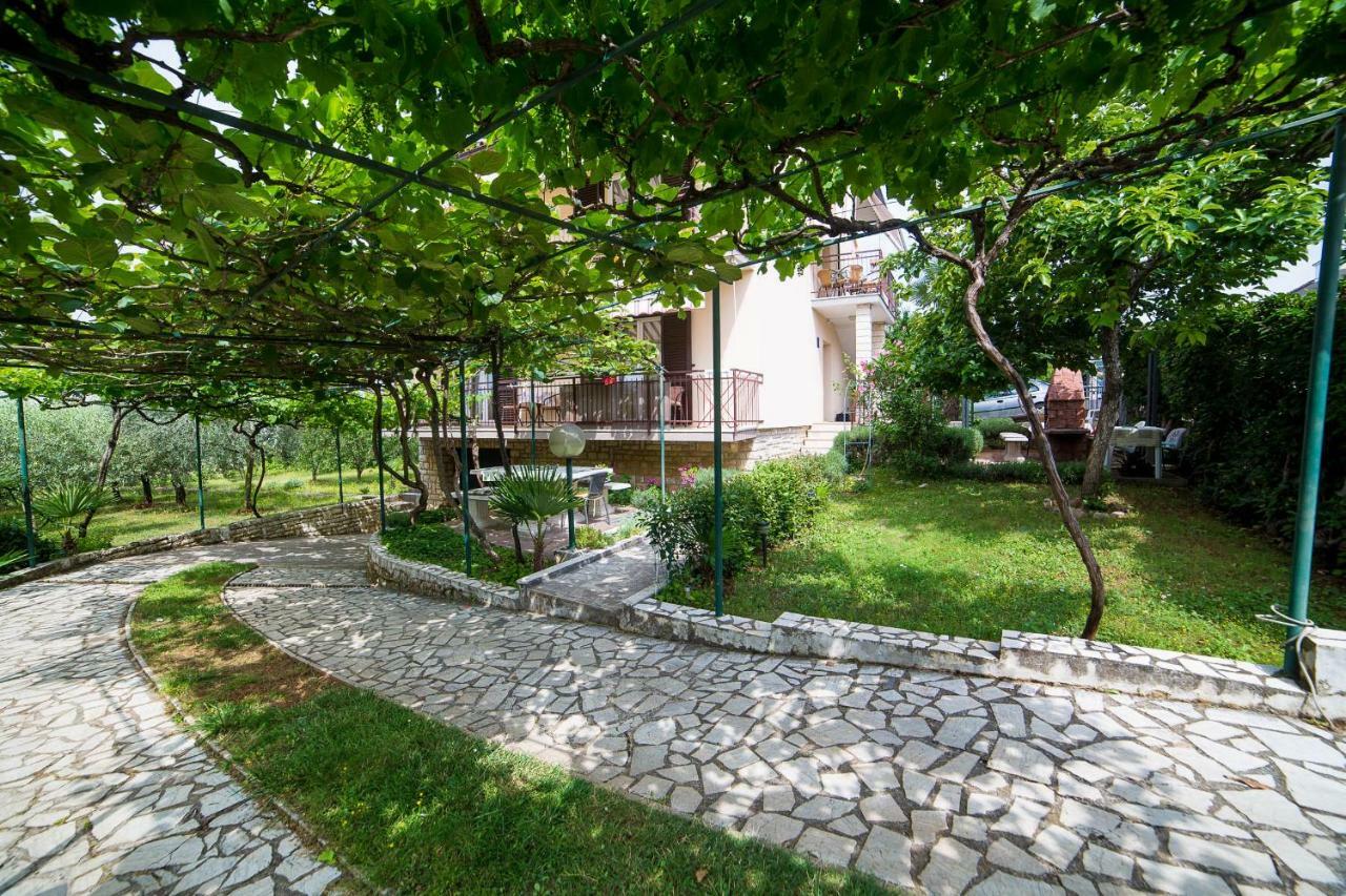 Apartments Marija Porec Bagian luar foto